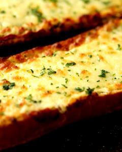2.25" slice Garlic Bread - Mozzarella