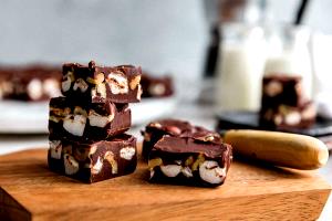 28 Grams Choco Mallow, Miniature