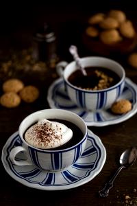 288 Grams HOT CHOCOLATE - Small - 2% Milk - Dark Chocolate - With Non-Fat Whip