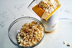 3 1/2 Cups Popcorn, Butter Room