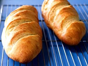3 1/2" slice (2 oz) White Baguette
