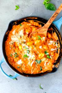 3/4 cup (120 g) Gnocchi with Tomato