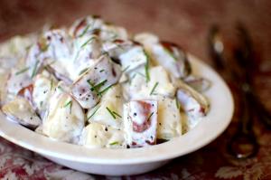 3/4 cup (140 g) New York Style Potato Salad