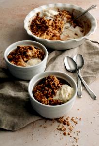 3/4 cup (60 g) Apple Strudel Granola