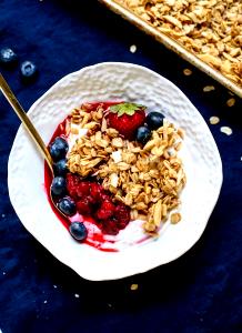 3/4 cup (63 g) Coconut Caramel Cookie Granola