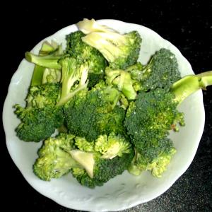 3/4 Cup Broccoli, Chopped, Frozen