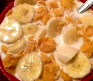 3/4 Cup Corn Flakes W/Bananas