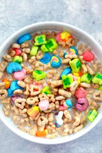 3/4 Cup Lucky Charms Cereal With Milk