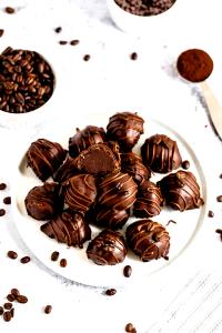 3 Balls Lindor Truffles, Coffee