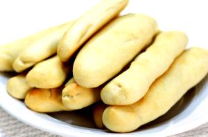 3 breadsticks White Breadsticks