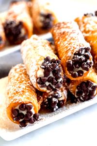 3 cannolis (105 g) Mini Cannoli