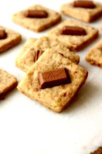 3 cookies (30 g) Coffee Toffee Shortbread Cookies