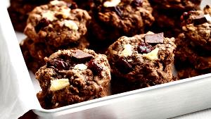 3 cookies (30 g) Lifestyle Dark Chocolate with A Hint of Cherry Cookies