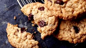 3 cookies (35 g) Oatmeal Cookies Chocolate Chip