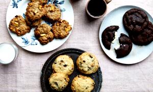 3 Cookies Chocolate Bottomed Chessmen Cookie