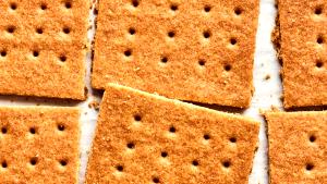 3 crackers (9 g) Cocktail Crackers