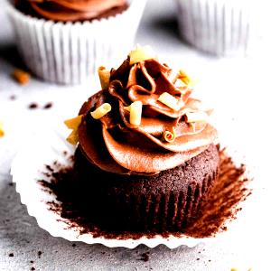 3 cupcakes (71 g) Chocolate & Vanilla Mini Cupcakes