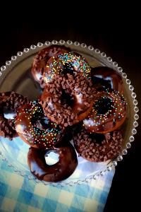 3 donuts (48 g) Mini Chocolate Donuts