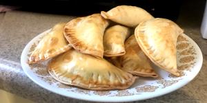 3 empanadas (85 g) Chicken & Red Mole Mini Empanadas
