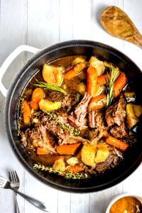 3 Oz Beef Chuck (Arm Pot Roast, Lean Only, Trimmed to 1/2" Fat, Prime Grade, Cooked, Braised)