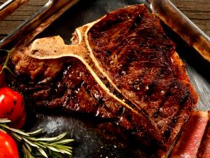 3 Oz Beef T-Bone Steak (Trimmed to 1/8" Fat, Select Grade, Cooked, Broiled)