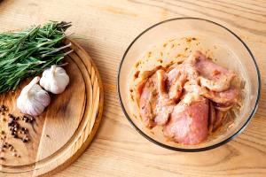 3 oz cooked (84 g) Chicken Thigh Cutlets