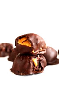 3 pieces (36 g) Dark Chocolate Peanut Butter Salted Caramel Truffles