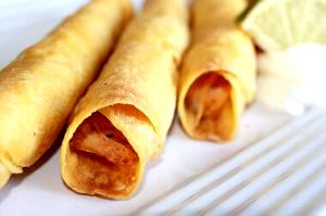 3 pieces (85 g) Chicken Taquitos in Corn Tortillas
