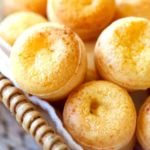 3 pieces (90 g) Brazilian Cheese Roll