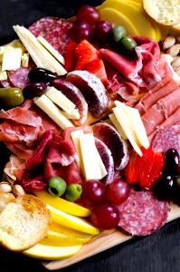 3 slices (78 g) Charcuterie Roll Sliced