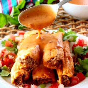 3 tamales with sauce (213 g) Beef Tamale in Tomato Sauce