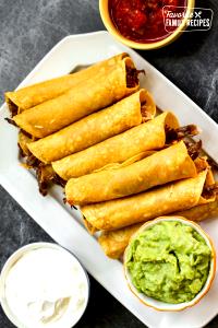 3 taquitos (128 g) Shredded Steak & Cheese Flour Taquitos