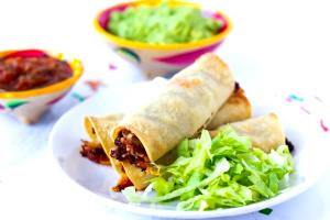 3 taquitos Shredded Beef Taquitos