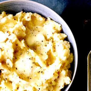 3 tbsp dry (24 g) Yukon Golds Chunky Mashed Potatoes