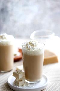 346 Grams MOCHA - Medium - 2% Milk - White Chocolate - With Non-Fat Whip