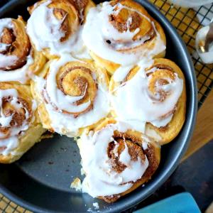 3.7 Oz Cinnamon Roll, Warm