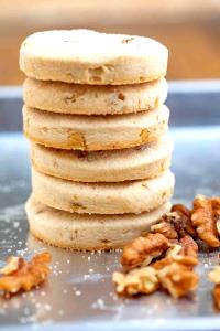 4 cookies (28 g) Walnut Shortbread