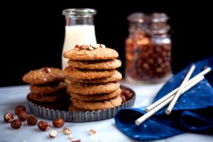 4 cookies (30 g) Hazelnut & Fig Cookie Thins