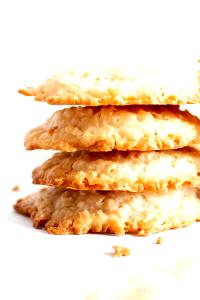 4 cookies (33 g) Coconut Cookies
