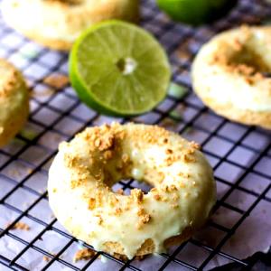 4 donuts (56 g) Key Lime Mini Donuts