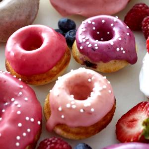 4 donuts (60 g) Mini Strawberry Donuts