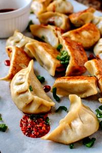 4 dumplings with sauce (101 g) Chicken and Vegetable Dumplings