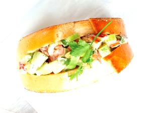 4 pieces (123 g) Lobster Roll with Avocado