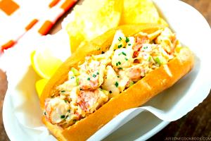 4 pieces (123 g) Lobster Roll