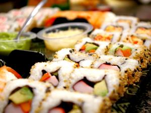 4 pieces (67 g) Sushi Mini California Roll