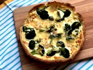 4 pieces (79 g) Petite Quiche Broccoli & Cheddar