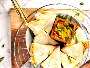 4 pieces Spicy Chicken Tinga Quesadilla