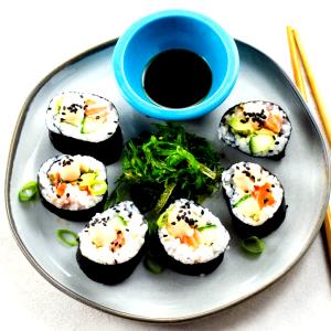 4 Pieces Sushi, Spicy Roll (Salmon)