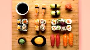 4 Pieces Sushi, Tempura Roll (210Calories)