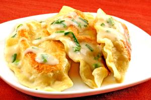 4 pierogi (123 g) Potato and Cheddar Cheese Pierogi